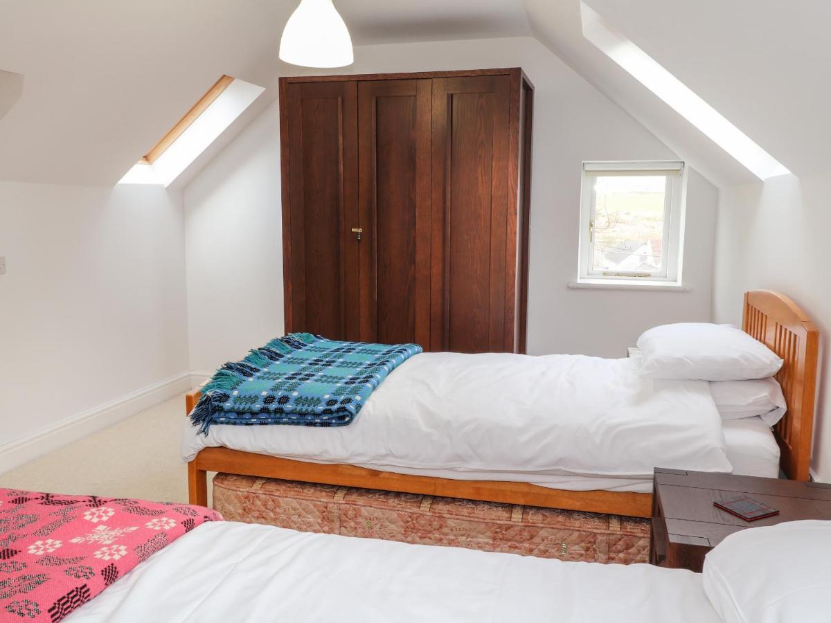 Awen Ingli Villa Newport  Buitenkant foto