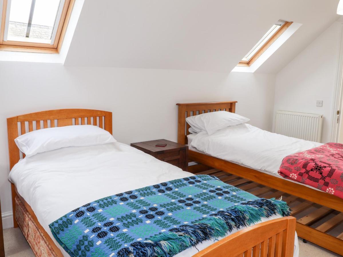 Awen Ingli Villa Newport  Buitenkant foto